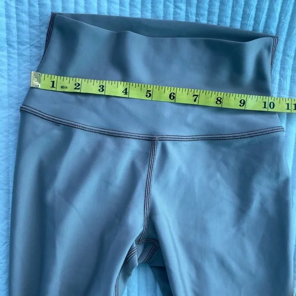 ALO Yoga Tan Leggings - Picture 5 of 9